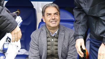 Natxo González, en el banquillo.