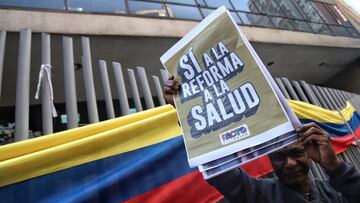 Plantón frente al Ministerio de Salud en contra y..
Bogotá. Febrero 20 de 2024. En las instalaciones del Ministerio de Salud se reunieron grupos a favor y en contra de la Reforma que plantea el Ministro Guillermo Jaramillo que aún sigue siendo debatida en el Congreso de la República. (Colprensa - Lina Gasca)