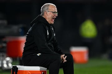 Uruguay's Argentine coach Marcelo Bielsa gives instructions to his players during the 2026 FIFA World Cup South American qualifiers football match between Uruguay and Paraguay at the Centenario stadium in Montevideo, on September 6, 2024. (Photo by Eitan ABRAMOVICH / AFP)