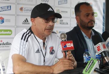 Rueda de prensa de presentación de Alfredo Arias en Medellín.