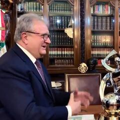 AMLO es nombrado embajador mundial del beisbol