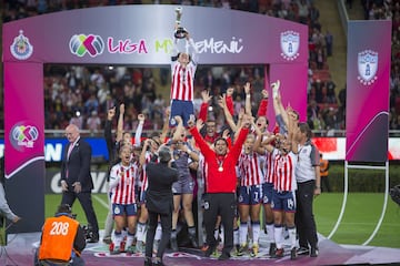 El 24 de noviembre, el Guadalajara recibió la vuelta de la Final con desventaja de 2-0. Un doblete de Arlett Tovar y un tanto de Norma Palafox lograron la histórica remontada para ganar el primer torneo de este circuito.