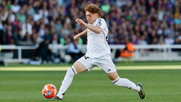 Víctor Muñoz durante El Clásico