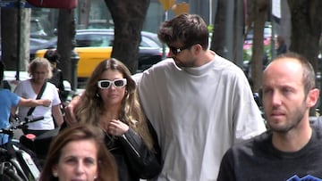 Gerard Piqué y Clara Chía pasean abrazados por la calle, a 4 de mayo de 2023, en Barcelona (Cataluña, España)
PAREJA;FUTBOLISTA;CALLE
Europa Press
  (Foto de ARCHIVO)
04/05/2023