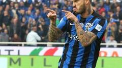 Pinilla y Carmona celebran en triunfo clave de Atalanta