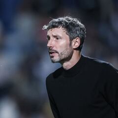 Van Bommel: el ‘malo’ de la película de Iniesta es el héroe de Amberes