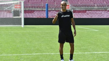 El ex jugador azulgrana Rivaldo en el Camp Nou 