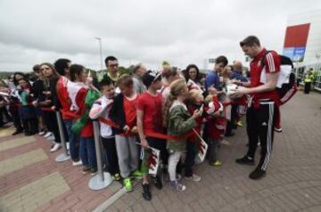 Wayne Hennessey.