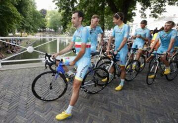 Los equipos que participarán en el Tour de Francia fueron presentados en Utrecht.

