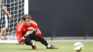 Casillas, en un entrenamiento en UCLA.