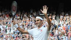 Roger Federer of Switzerland salutes the crowd after winning the match against Richard Gasquet of France during The Championships Wimbledon 2021, Grand Slam tennis tournament on July 1, 2021 at All England Lawn Tennis and Croquet Club in London, England - Photo Andrew Cowie / Colorsport / DPPI
 AFP7 
 01/07/2021 ONLY FOR USE IN SPAIN