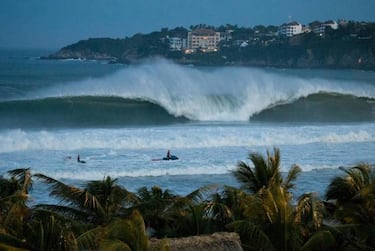 Las olas m¨¢s grandes y peligrosas del mundo: Puerto Escondido