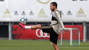 11/05/20 ENTRENAMIENTO DEL REAL MADRID 
 
 EDEN HAZARD 
 PUBLICADA 12/05/20 NA MA01 5COL PORTADA