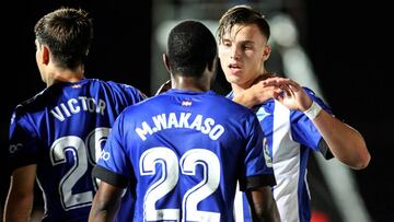 Los jugadores del Alav&eacute;s celebran un gol. 