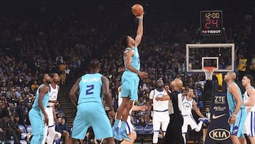 Los Warriors caen en casa en el último partido sin Steph Curry