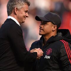 Alexis recibe inesperado apoyo de una leyenda del United