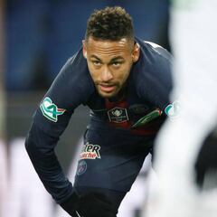 Le Parisien asegura que Neymar tiene otra vez fracturado el dedo