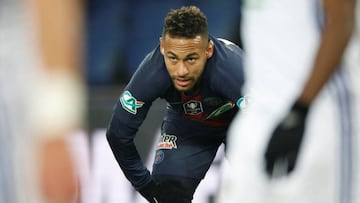 Le Parisien asegura que Neymar tiene otra vez fracturado el dedo