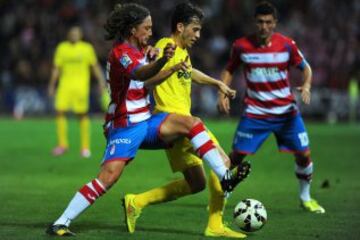 Manuel Iturra y Javier Espinosa durante el partido de la tercera jornada de Liga en Primera División 