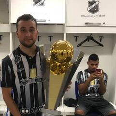 Barnechea sorprende y repatría a chileno que jugaba en Brasil