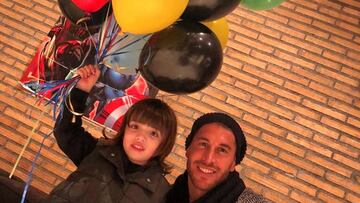 Sergio Ramos disfruta con su hijo en su &uacute;ltimo d&iacute;a libre