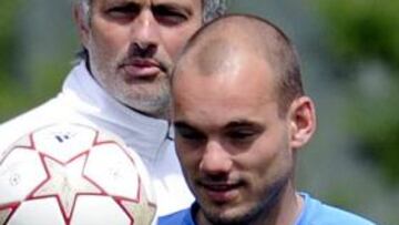 Mourinho preguntó a Sneijder si le gustaría volver, según su agente