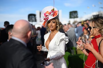 El Aintree Grand National es una competición ecuestre siendo la carrera de obstáculos más importante de las que se celebran en el Reino Unido. El Aintree Grand National es una competición ecuestre, la carrera de obstáculos más importante de las que se celebran en el Reino Unido. Se realiza en el hipódromo de Aintree en la ciudad de Liverpool.