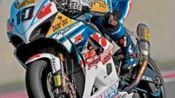 <b>A POR TODAS. </b>Fonsi Nieto a los mandos de su Suzuki está ante su mayor oportunidad de hacer algo muy en grande en Superbikes.