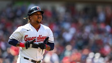 CLEVELAND, OHIO - AUGUST 10: Jose Ramirez #11 of the Cleveland Guardians takes off his globes after getting an intentional walk during the fifth inning against the Toronto Blue Jays at Progressive Field on August 10, 2023 in Cleveland, Ohio. Lauren Leigh Bacho/Getty Images/AFP (Photo by Lauren Leigh Bacho / GETTY IMAGES NORTH AMERICA / Getty Images via AFP)