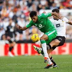 Chadi Riad, el ‘cuarto central’ que dejará cinco ‘kilos’ en Heliópolis