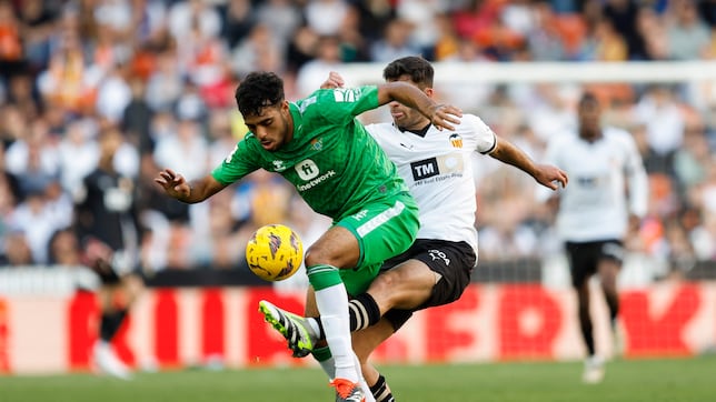 Chadi Riad, el ‘cuarto central’ que dejará cinco ‘kilos’ en Heliópolis