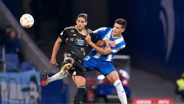 BARCELONA, SPAIN - JANUARY 03: Gonçalo Paciencia of RC Celta de Vigo hurt for the ball with Cesar Montes of RCD Espanyol during the Copa del Rey Round of 32 match between RCD Espanyol and RC Celta at RCDE Stadium on January 03, 2023 in Barcelona, Spain. (Photo by Pedro Salado/Quality Sport Images/Getty Images)