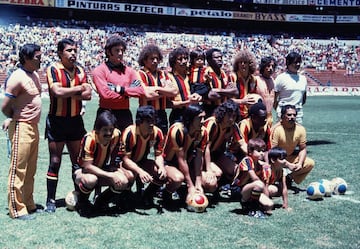 Los Diablos Blancos existieron por 15 años en el futbol mexicano, jugaban en el Estadio Moctezuma que después se convirtió en Estadio Corona y fue casa del Santos Laguba. El Torreón estuvo 5 temporadas en primera división; para la campaña 1973-74, el equipo fue vendido y se convirtió en los Leones Negros de la Universidad de Guadalajara.  