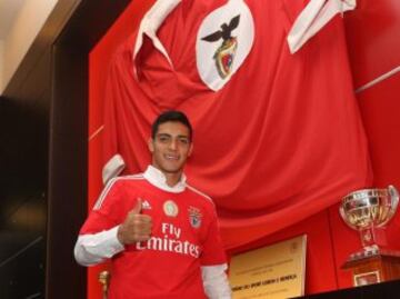 Tras un paso irregular con el Atlético de Madrid, Raúl Jiménez llegó a Portugal con la oportunidad de seguir creciendo en Europa.