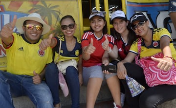 Así se vive la fiesta previa del Colombia - Brasil en el Metro