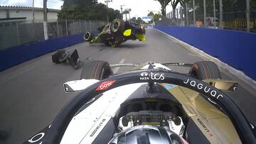 El accidente de Pepe Martí en Sao Paulo visto desde el Jaguar de Da Costa.