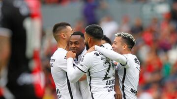 AME5572. GUADALAJARA (MÉXICO), 26/07/2022.- Los jugadores de Tijuana celebran un gol ante Atlas, hoy, durante un partido de la jornada 5 del torneo Apertura 2022 de la liga del fútbol mexicano, disputado en el Estadio Jalisco, en Guadalajara (México). EFE/ Francisco Guasco