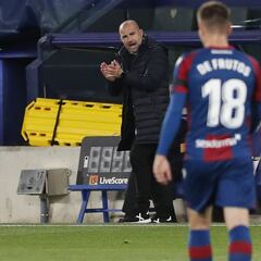 El rompecabezas de Paco López en la medular del Levante