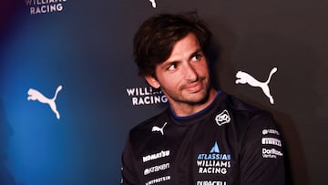 Williams F1 driver Carlos Sainz Jr. participates in an event in Mexico City ahead of the Mexico City Grand Prix, Mexico, October 22, 2025. REUTERS/Raquel Cunha