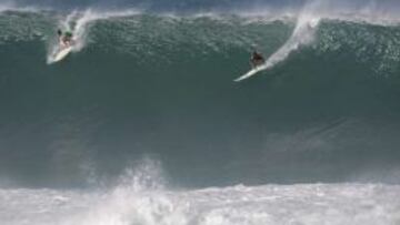 La extrema aventura de Ramón Navarro en las olas gigantes