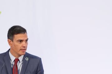 El presidente del Gobierno, Pedro Sánchez da el discurso de clausura del acto 'El poder transformador del Deporte en la lucha contra la pobreza infantil' celebrado en el salón Barceló del Palacio de la Moncloa.