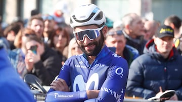 El ciclista del Movistar Fernando Gaviria posa antes de competir en la Milan-San Remo.