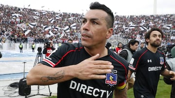 Esteban Paredes renueva por dos temporadas con Colo Colo