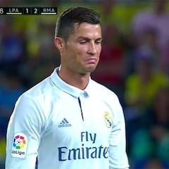 Zidane cambió a Cristiano en el 72' y éste le saludó sin mirarle