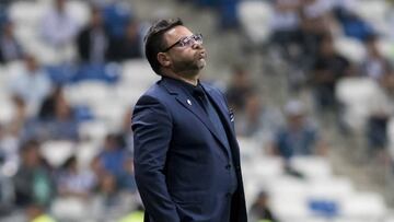 Jugadores de Rayados dan voto de confianza al Turco Mohamed