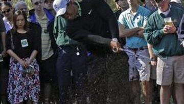 Poulter, líder; Tiger Woods termina seis por debajo del par, a dos del liderato