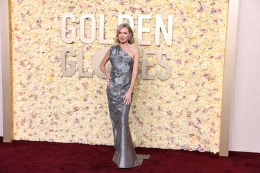 Naomi Watts durante la alfombra roja de la 81ª edición de los Globos de Oro que se ha celebrado en el Beverly Hilton de Los Ángeles.