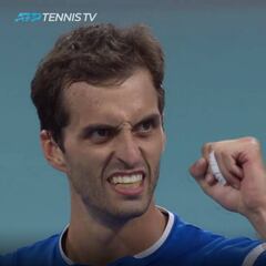 Ramos apea a Pouille, Baustista a Tipsarevic y Carballés cae