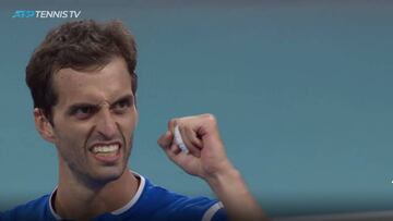 Ramos apea a Pouille, Baustista a Tipsarevic y Carball¨¦s cae