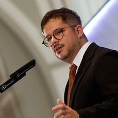 La polémica foto del embajador de Chile en España que se volvió viral